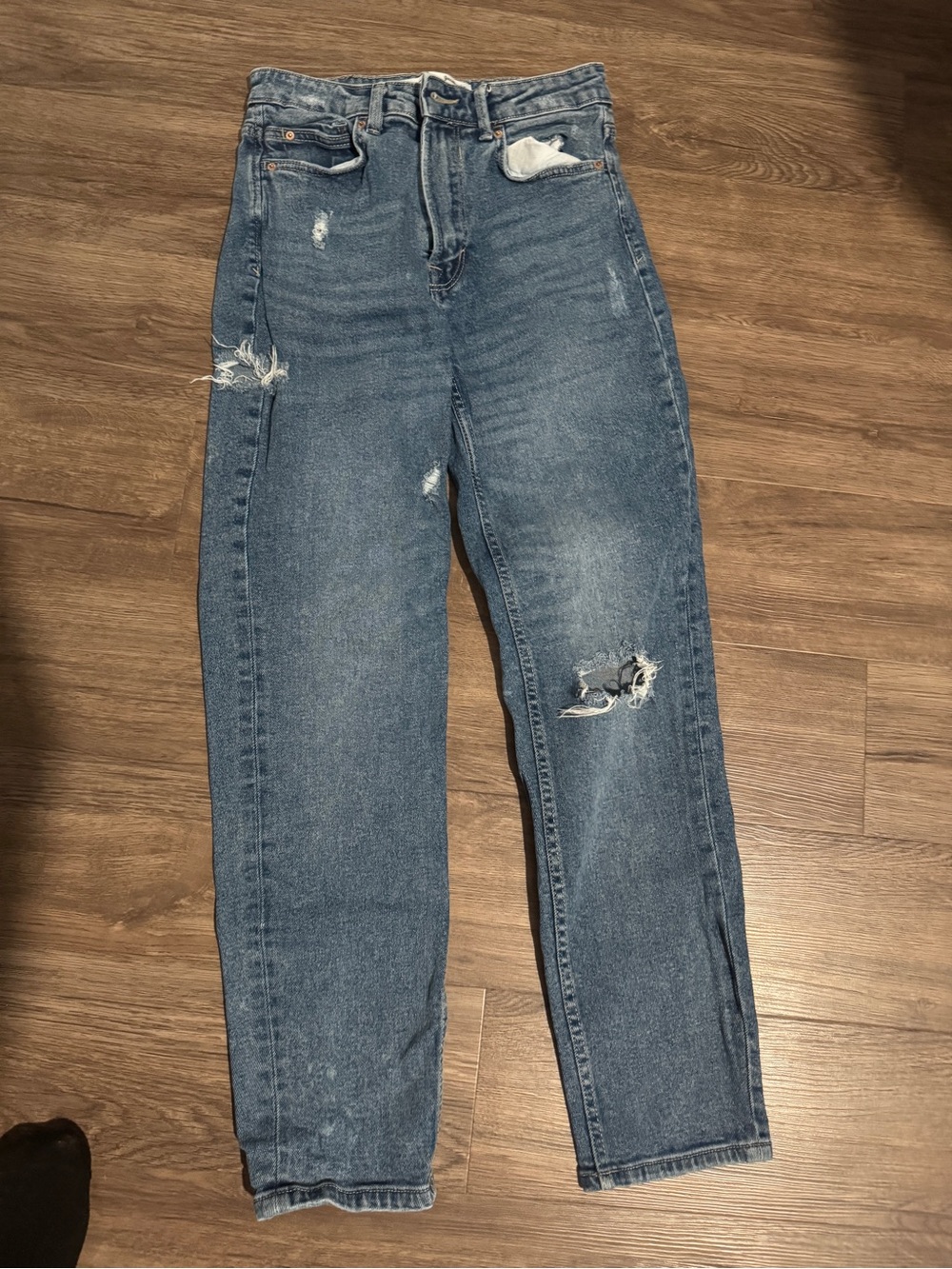 stradivarius High-Rise Distressed Jeans - Blue Wash